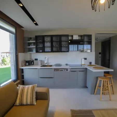 Comfortable 2-br W Pool Access Near Seaside F-1 55 Appartamento