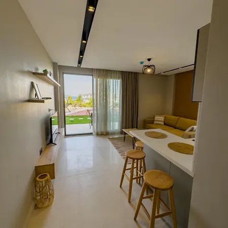 Comfortable 2-br W Pool Access Near Seaside F-1 55 Appartamento Ayvalı
