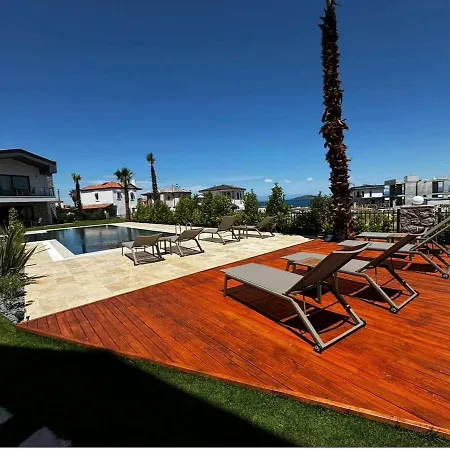 Comfortable 2-br W Pool Access Near Seaside F-1 55 *
